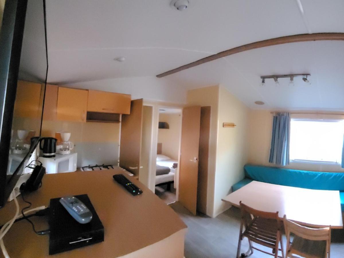 Camping Le Brochet 페론네 외부 사진