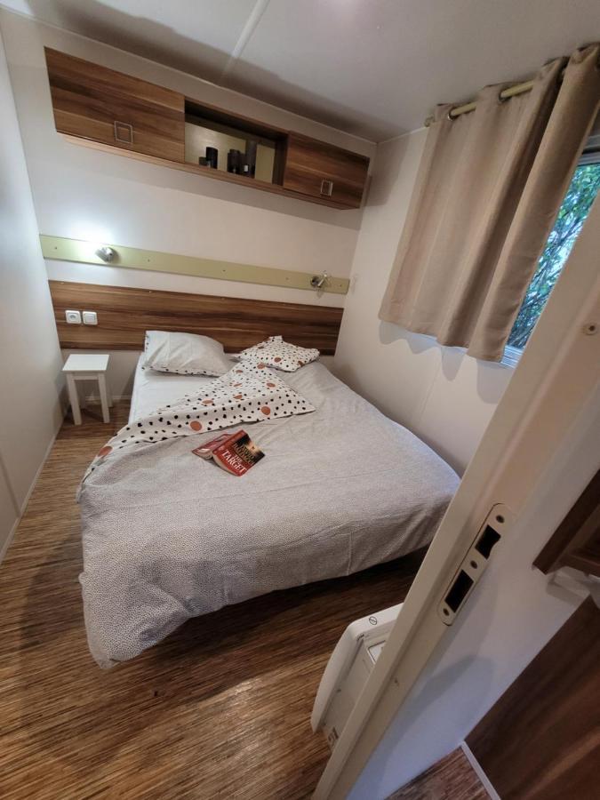 Camping Le Brochet 페론네 외부 사진