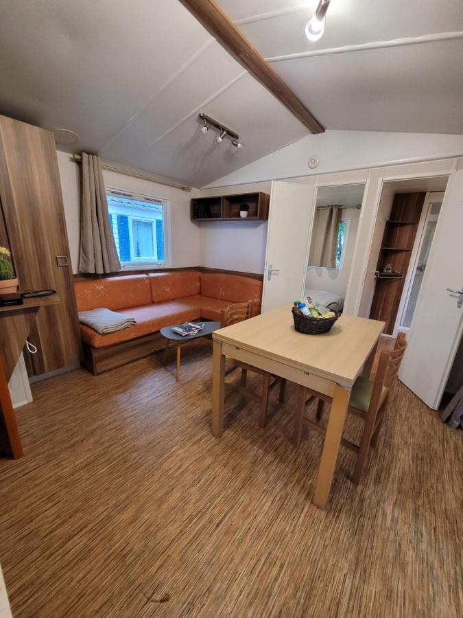 Camping Le Brochet 페론네 외부 사진
