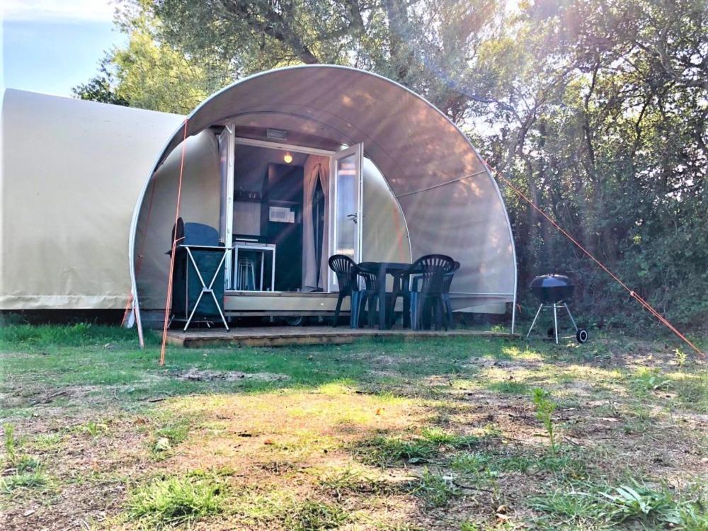Camping Le Brochet 페론네 외부 사진